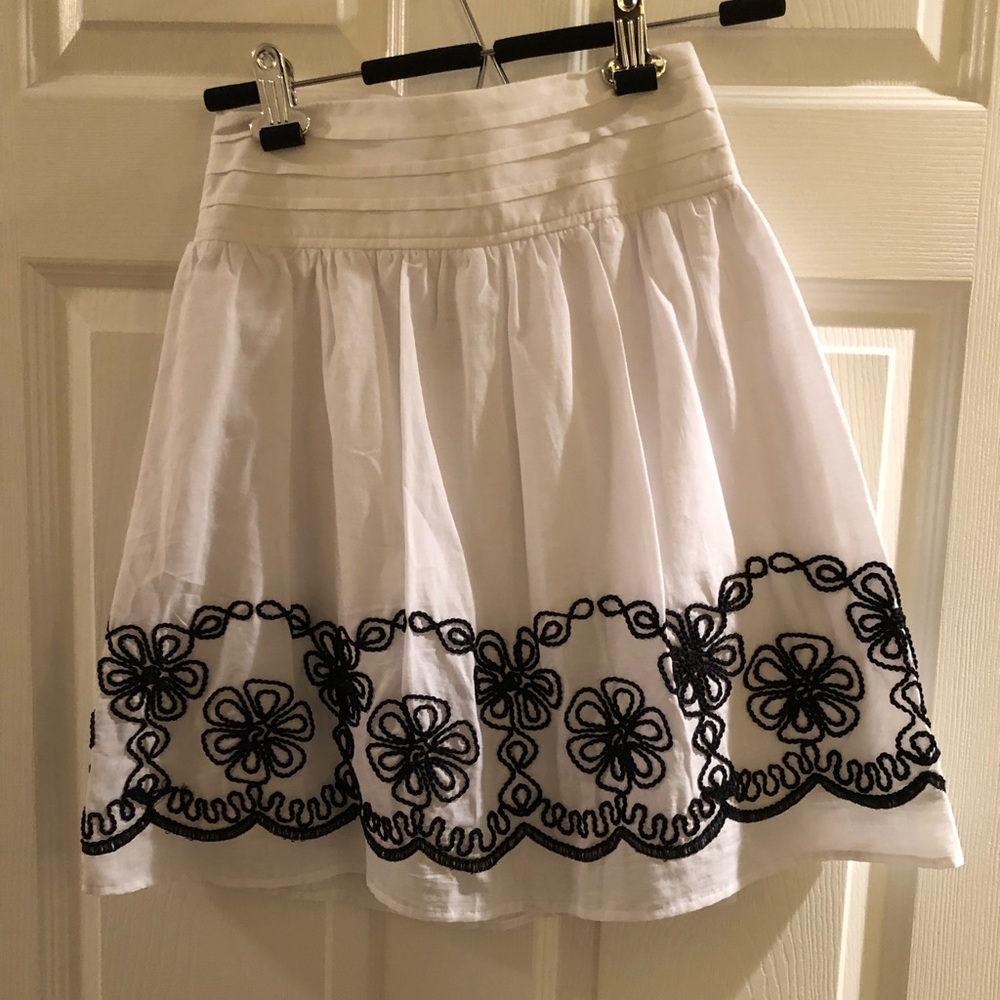 White cotton skirt. No tags, never worn